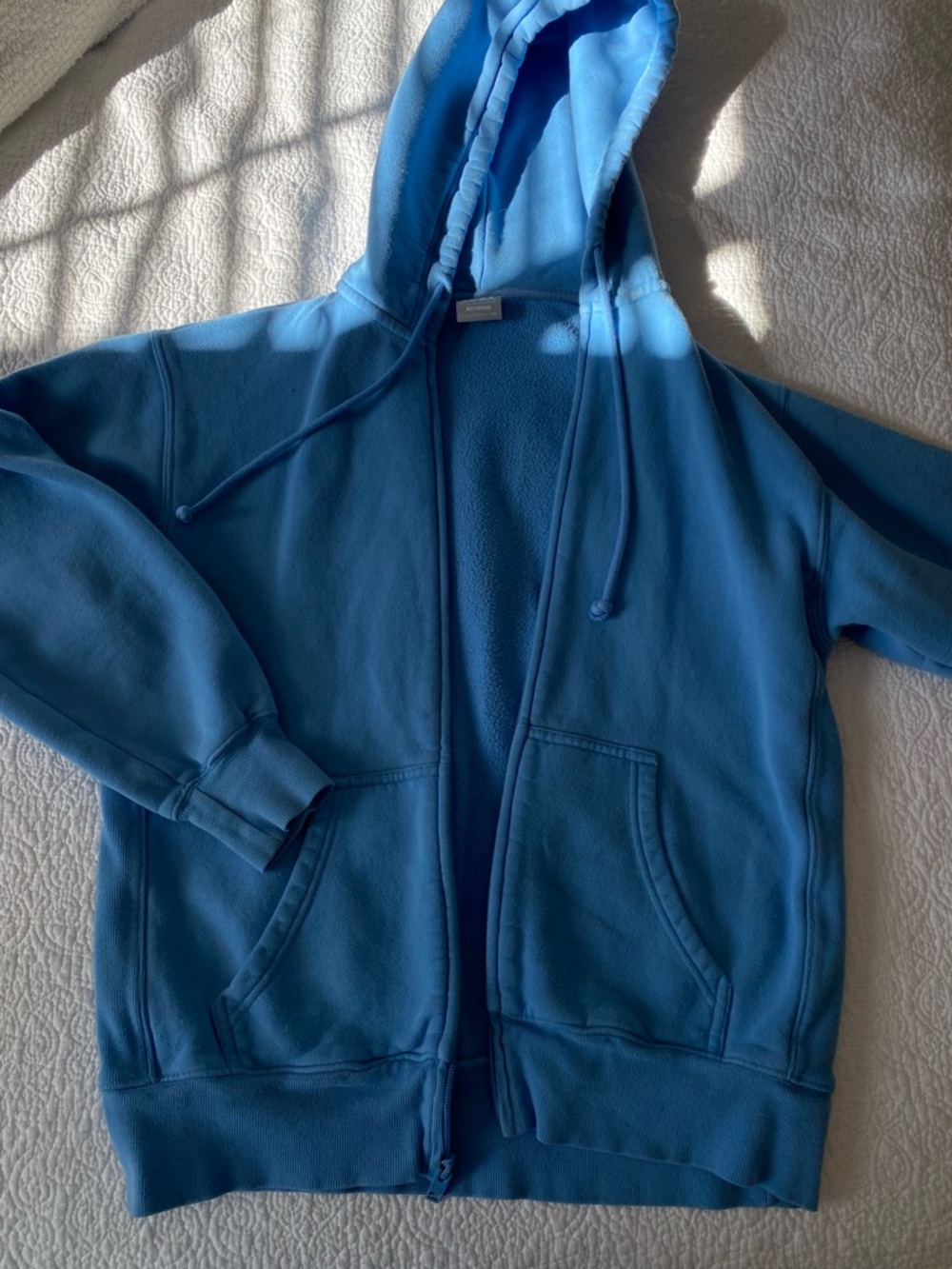 aritzia TNA boyfriend zip up hoodie
